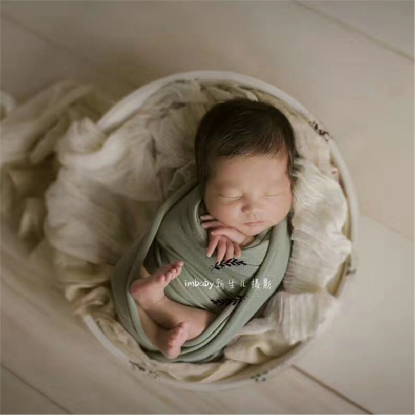 Tigela De Madeira Do Bebê Recé - Photography Newborn avaliação e preço